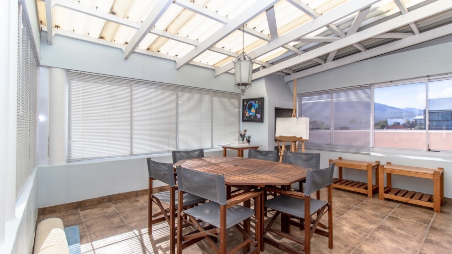 5 Bedroom Property for Sale in Sandbaai Western Cape